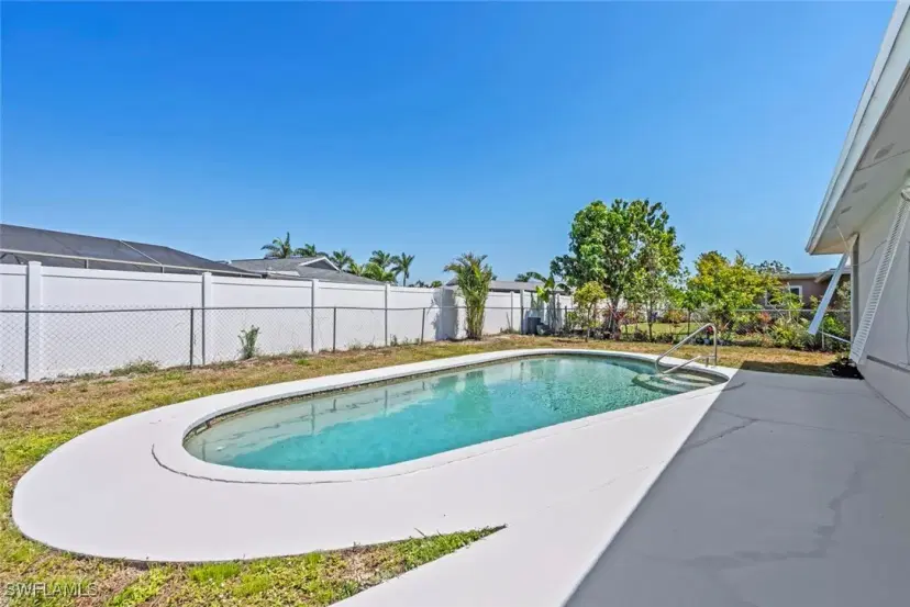 Picture of 6874 Carmelle Dr, Fort Myers FL 33919