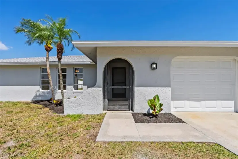 Picture of 6874 Carmelle Dr, Fort Myers FL 33919
