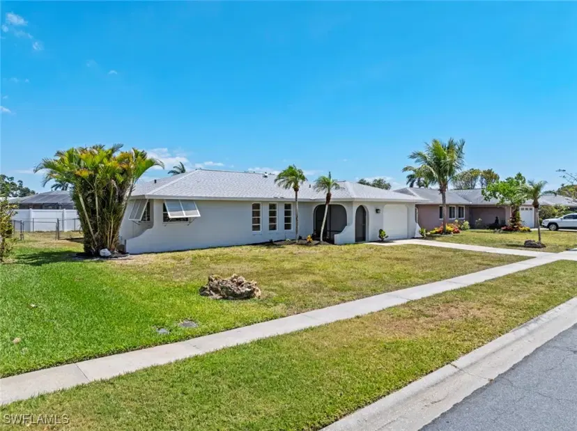 Picture of 6874 Carmelle Dr, Fort Myers FL 33919