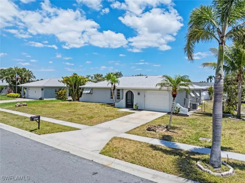 Picture of 6874 Carmelle Dr, Fort Myers FL 33919