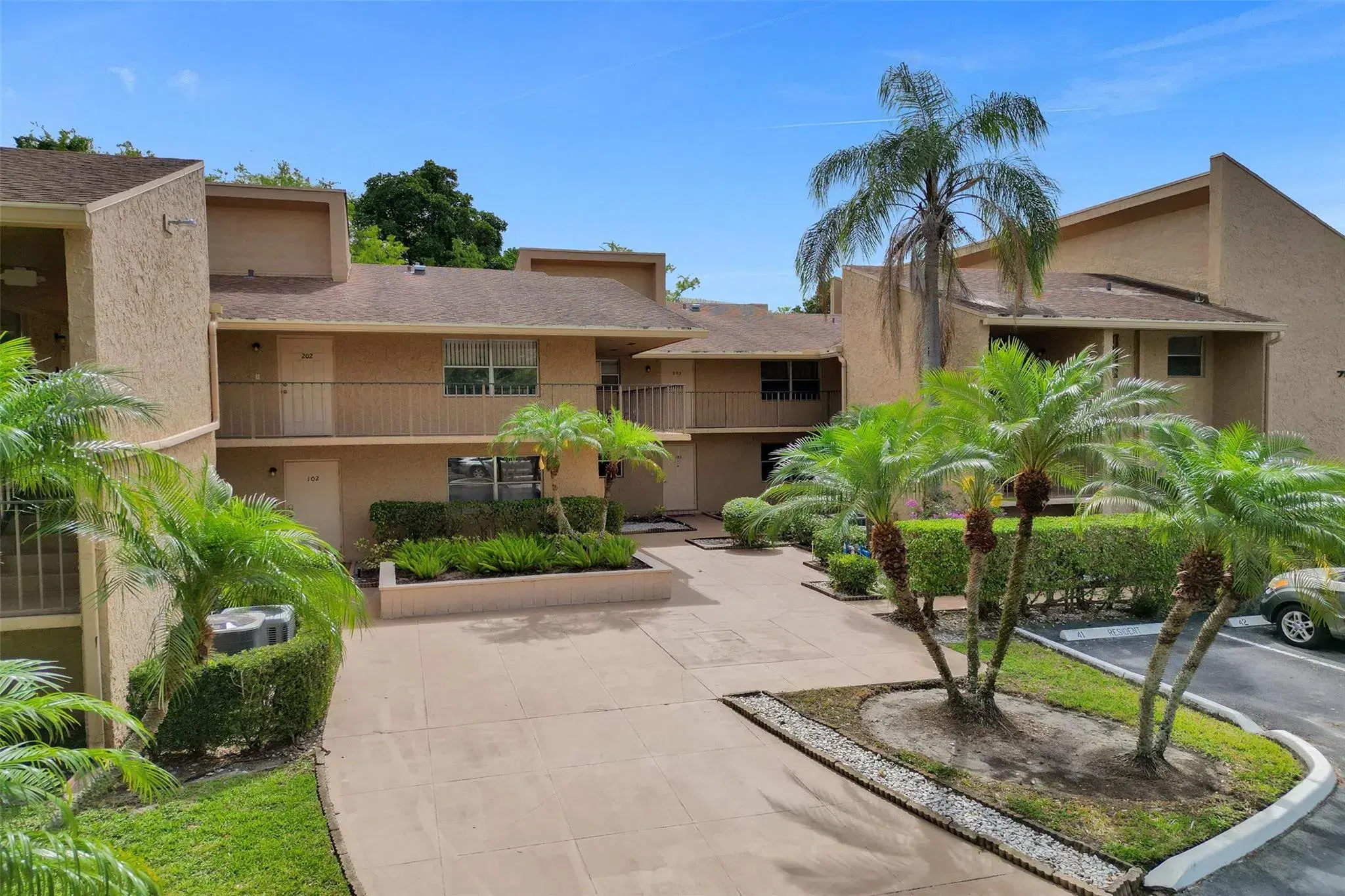 Picture of 7582 NW 86Th Ter 103, Tamarac, FL 33321