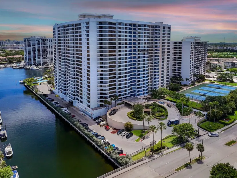 Picture of 2500 Parkview Dr 1710, Hallandale Beach FL 33009