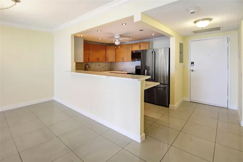 Picture of 2500 Parkview Dr 1710, Hallandale Beach FL 33009