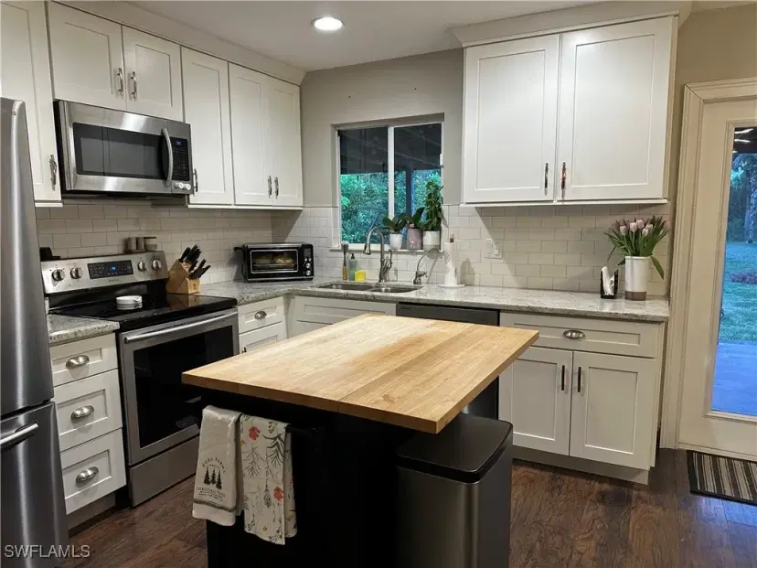 Picture of 730 12Th Ave Nw, Naples FL 34120