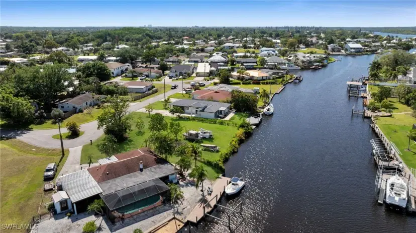 Picture of 2106 E Tobago Cir, Fort Myers FL 33905