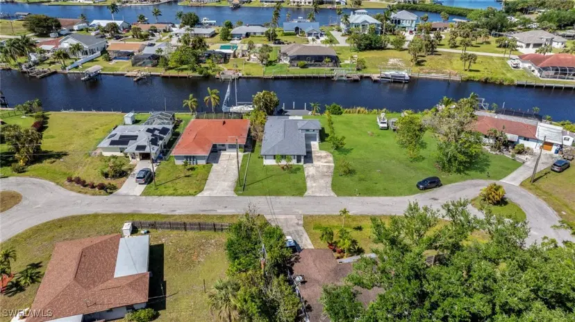 Picture of 2106 E Tobago Cir, Fort Myers FL 33905