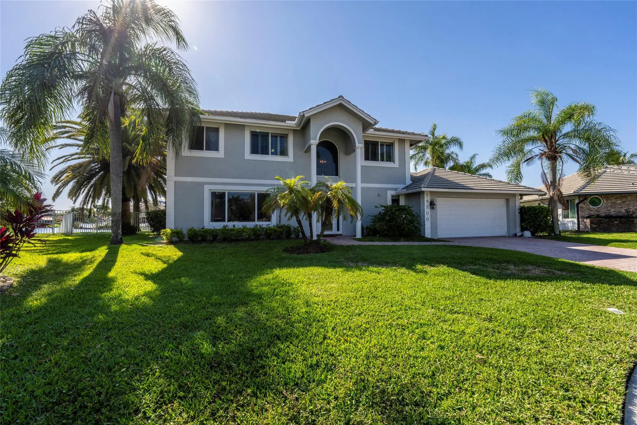 Picture of 14200 Somerset Pl, Davie, FL 33325