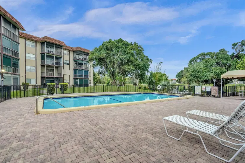 Picture of 6200 S Falls Cir Drive 202, Lauderhill FL 33319