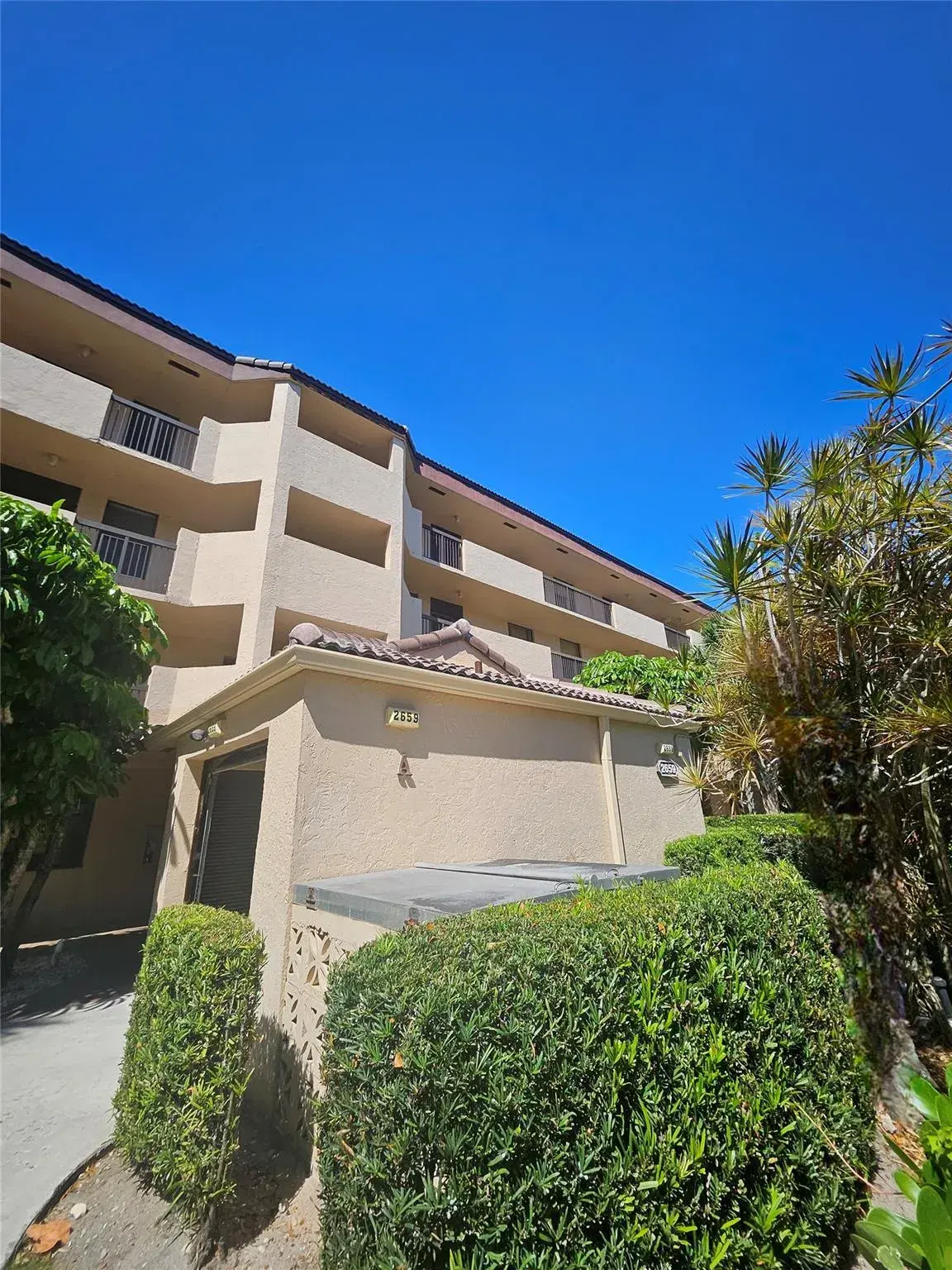 Picture of 2659 Carambola Cir 204, Coconut Creek, FL 33066
