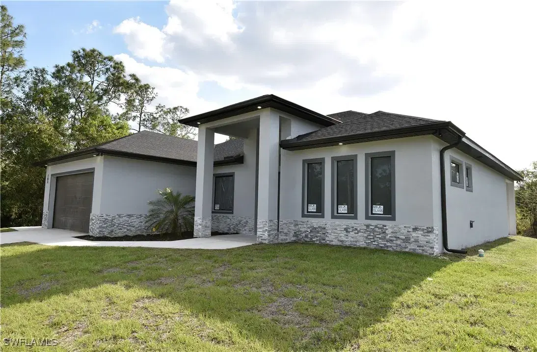 Picture of 103 Scott Ave, Lehigh Acres, FL 33936