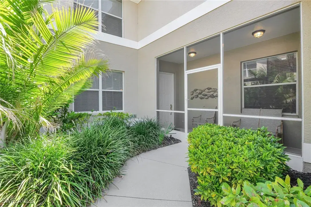 Picture of 784 Carrick Bend Cir 101, Naples, FL 34110