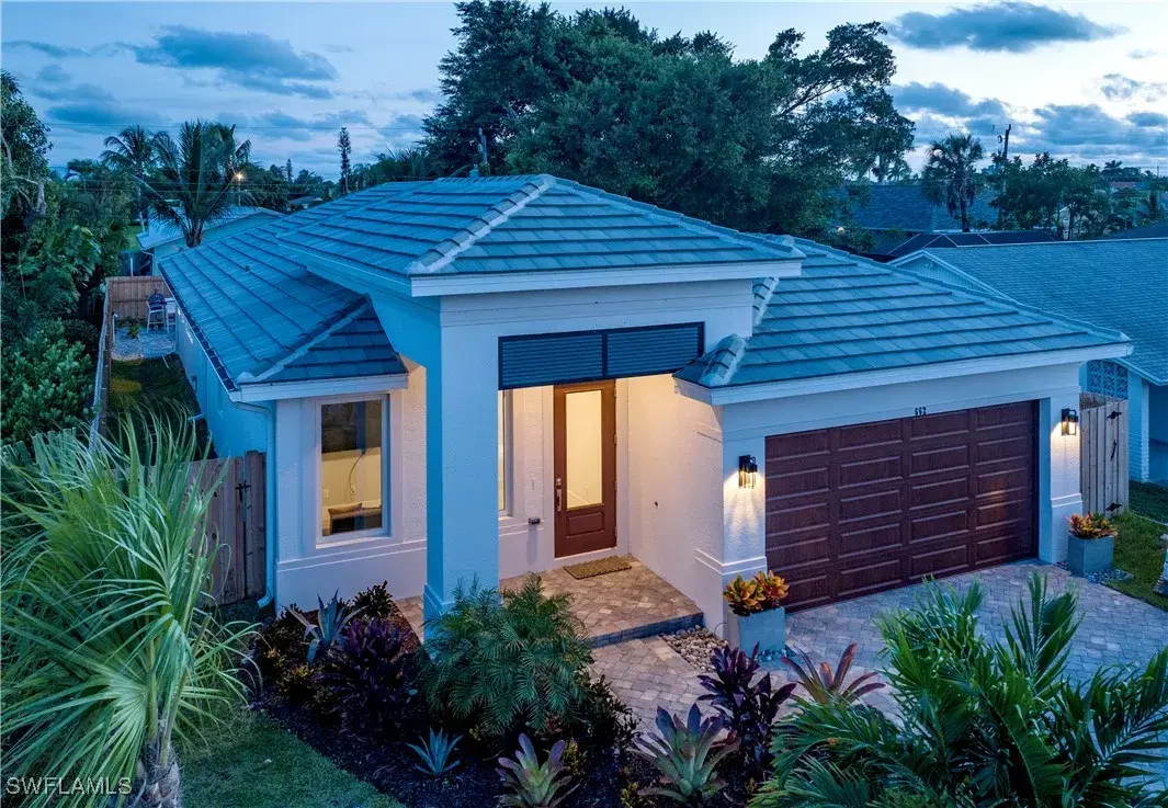 Picture of 662 105Th Ave N, Naples, FL 34108