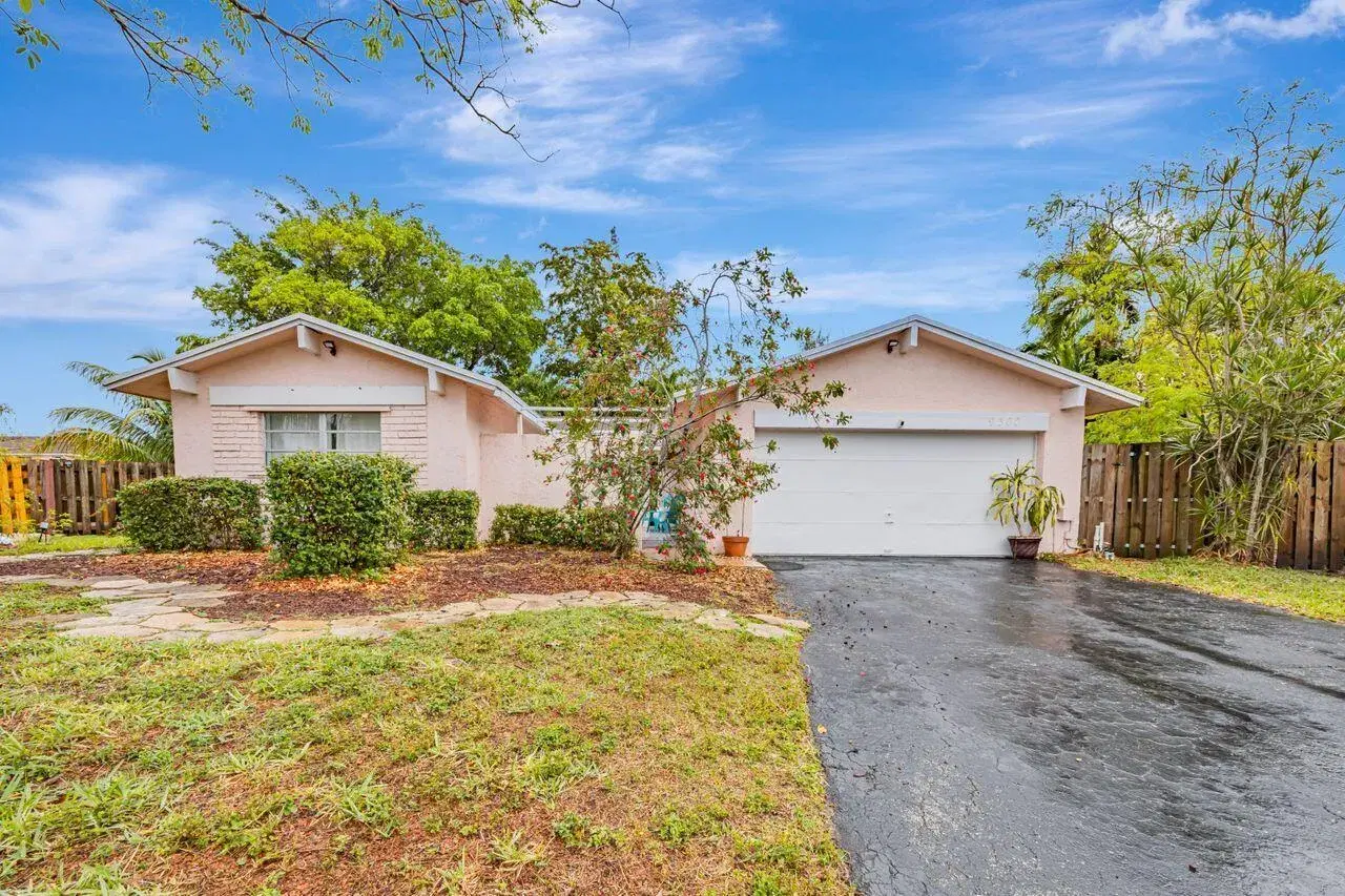 Picture of 9300 NW 38 Place, Sunrise, FL 33351