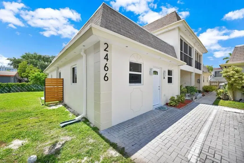 Picture of 2466 Taylor St 3A, Hollywood FL 33020
