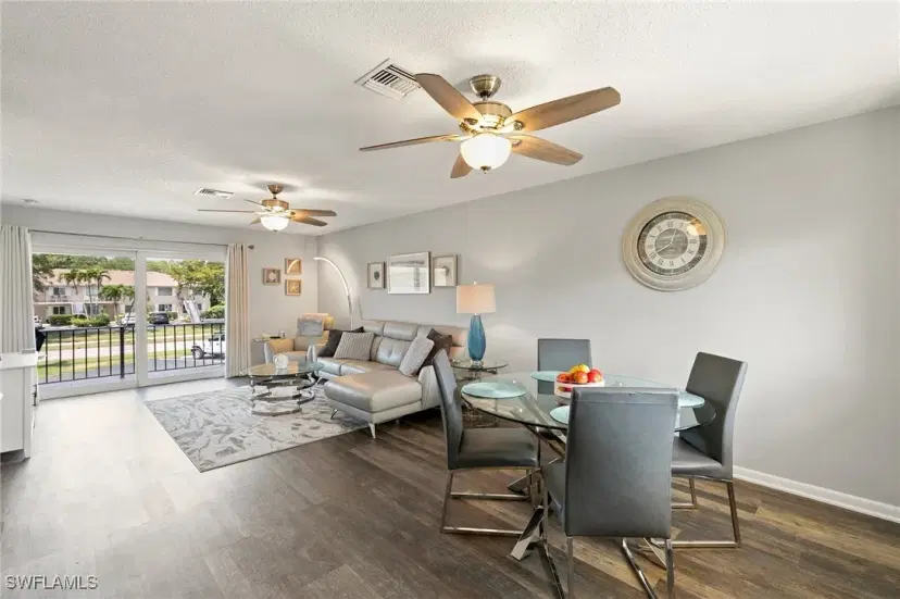 Picture of 185 Palm Dr 18H, Naples FL 34112