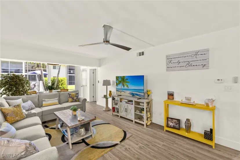 Picture of 1417 Chesapeake Ave 106, Naples FL 34102