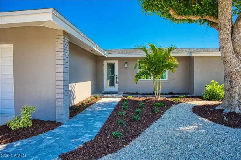 Picture of 446 Lake Murex Cir, Sanibel FL 33957