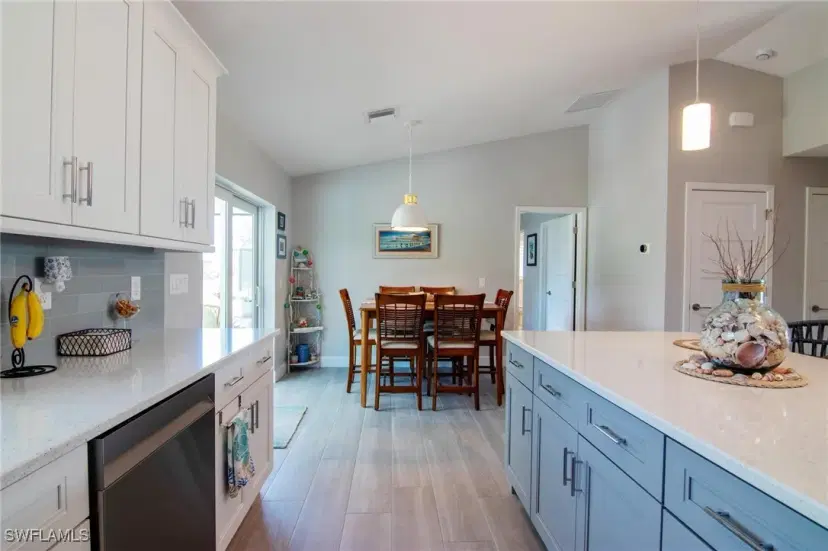 Picture of 9179 Prospect Ave, Englewood FL 34224