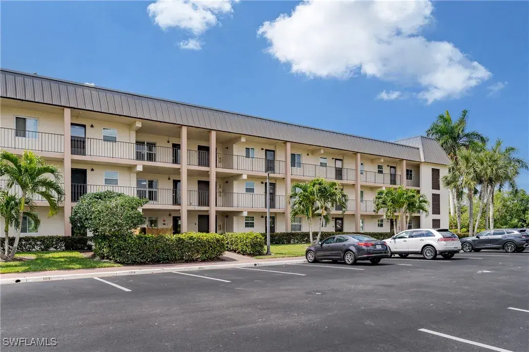 Picture of 1010 Manatee Rd B304, Naples, FL 34114