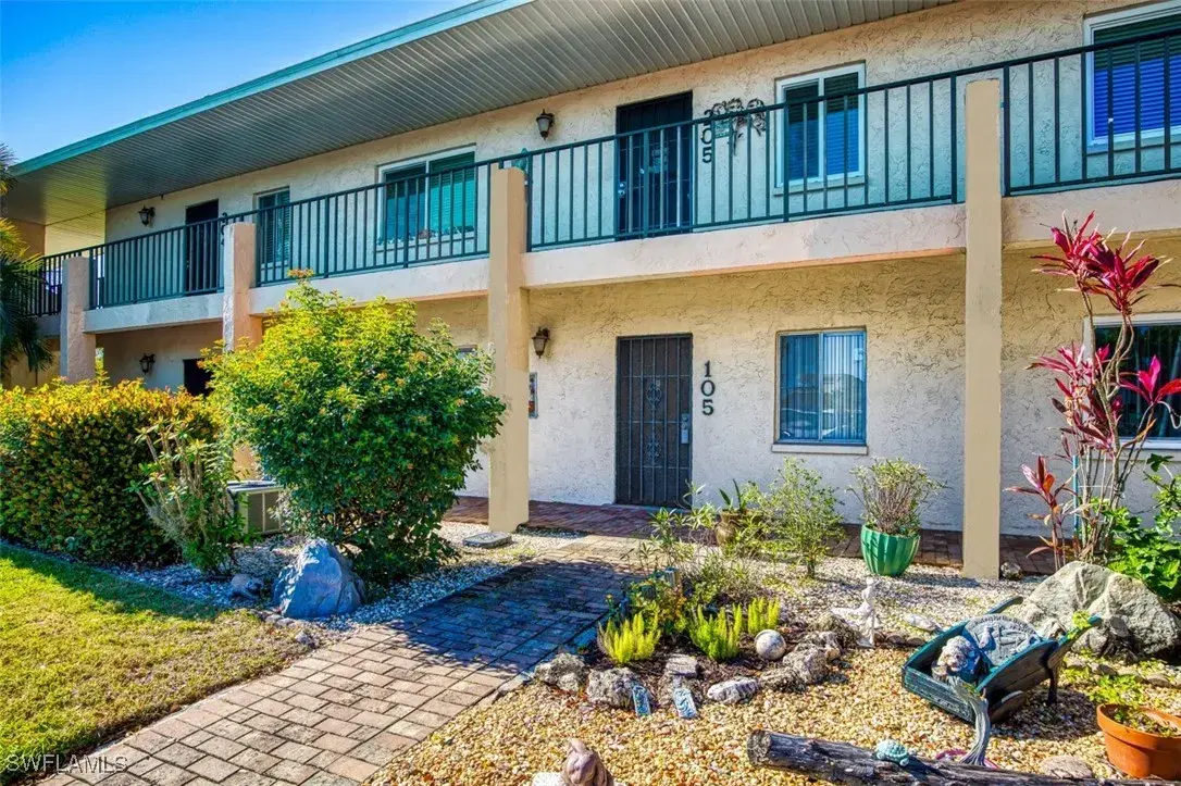 Picture of 6184 Michelle Way 105, Fort Myers, FL 33919