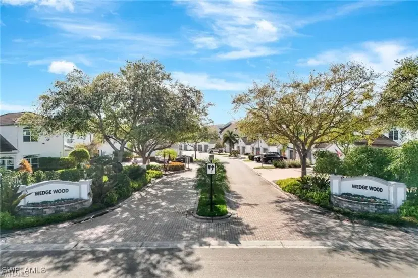Picture of 5948 Sand Wedge Ln 902, Naples FL 34110