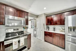 Picture of 6189 Pine Tree Ln C, Tamarac, FL 33319