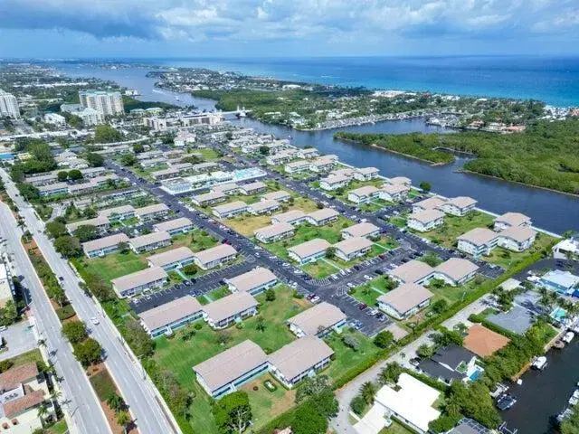 Picture of 460 Horizons W 104, Boynton Beach, FL 33435