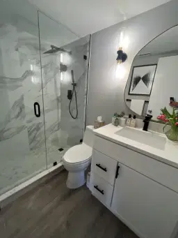 Picture of 1015 Lake Shore Drive 203, Lake Park, FL 33403