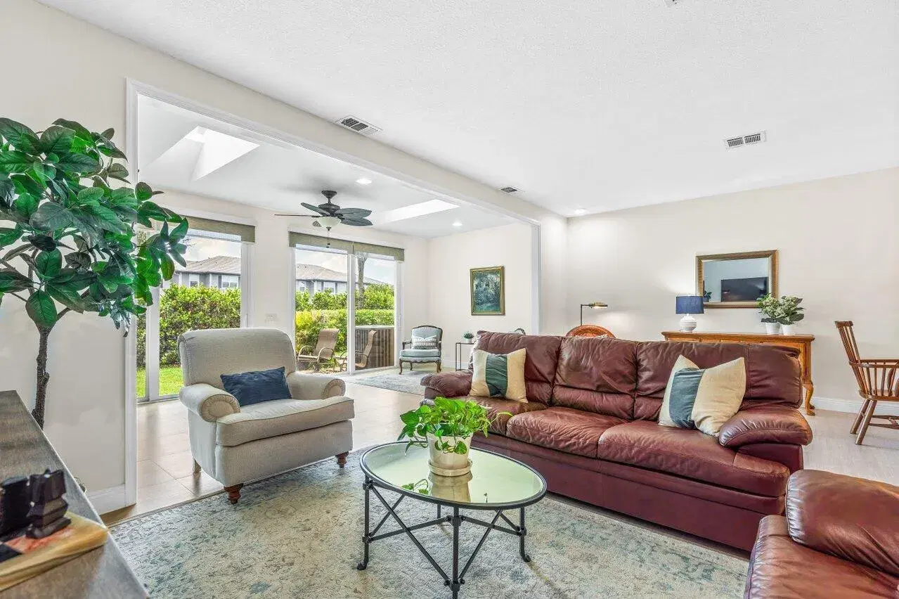 Picture of 6785 Via Regina, Boca Raton, FL 33433