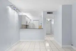 Picture of 2920 NE 8Th Ter 103, Oakland Park, FL 33334