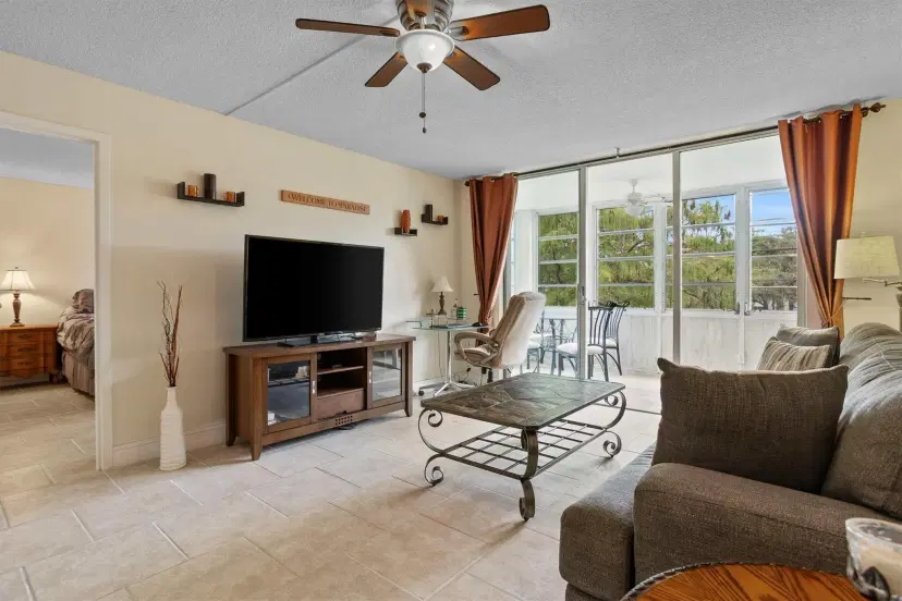 Picture of 4899 NW 26Th Ct 348, Lauderdale Lakes FL 33313