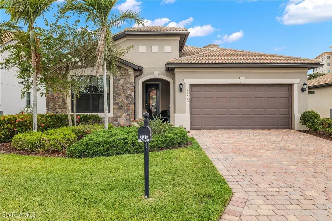 Picture of 14589 Laguna Dr, Fort Myers, FL 33908