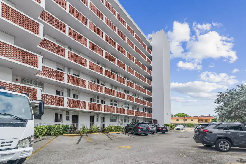 Picture of 3660 NE 166Th St 114, North Miami Beach FL 33160