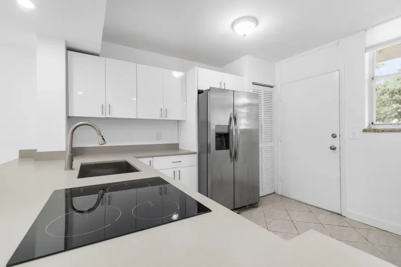 Picture of 3660 NE 166Th St 114, North Miami Beach FL 33160