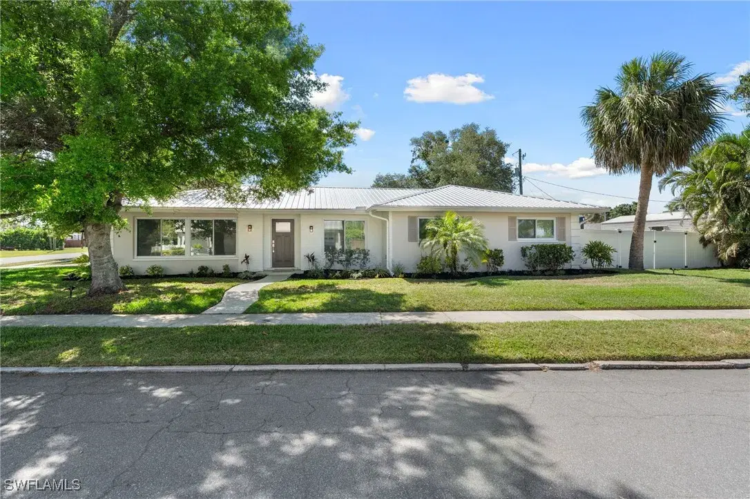 Picture of 5664 Natoma Dr, Fort Myers, FL 33919