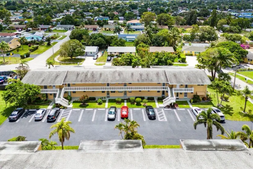 Picture of 2102 NE 1St Way 206, Boynton Beach FL 33435