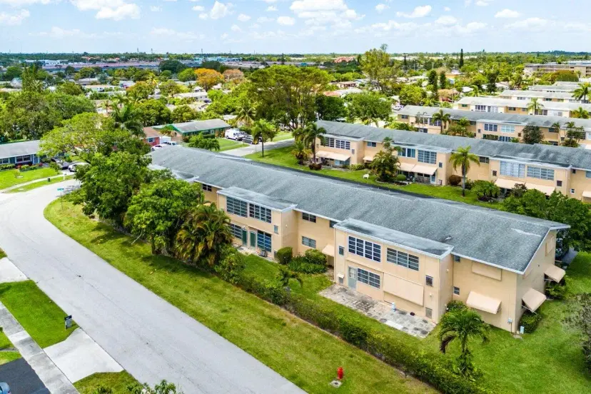 Picture of 2102 NE 1St Way 206, Boynton Beach FL 33435