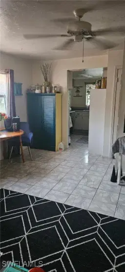 Picture of 827 Courtington Ln 1, Fort Myers, FL 33919