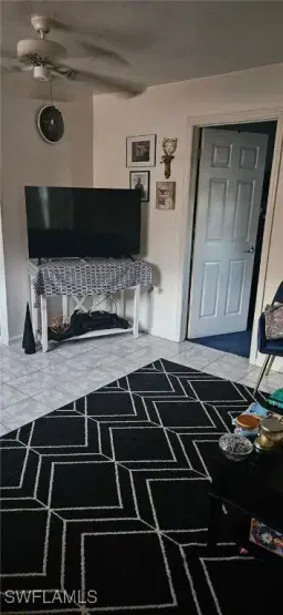 Picture of 827 Courtington Ln 1, Fort Myers, FL 33919