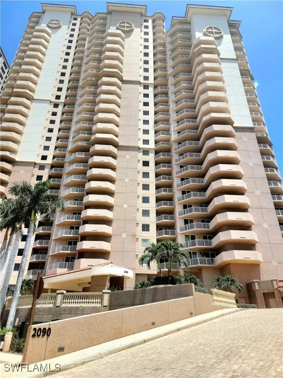 Picture of 2090 W 1St St J410, Fort Myers FL 33901