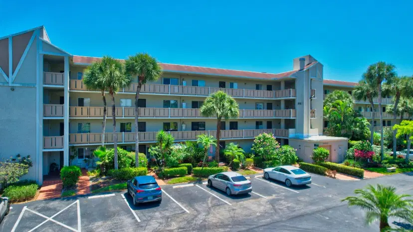 Picture of 14310 Strathmore Ln 305, Delray Beach FL 33446