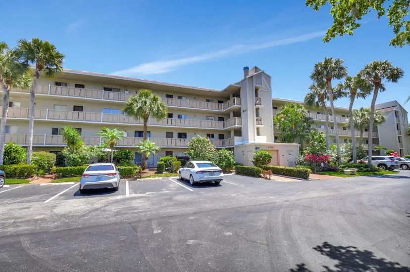 Picture of 14310 Strathmore Ln 305, Delray Beach FL 33446