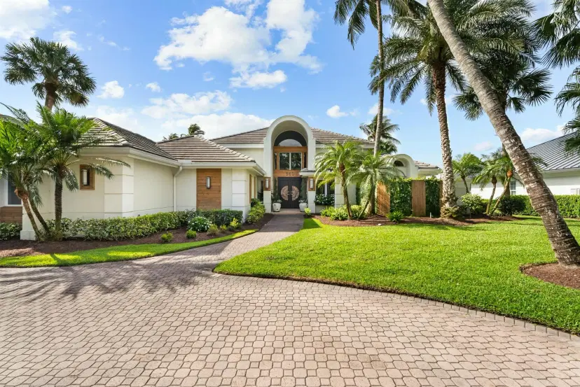 Picture of 560 SW Bay Pointe Circle, Palm City FL 34990