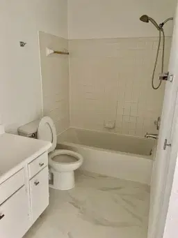 Picture of 3320 Pinewalk Dr 1716, Pompano Beach, FL 33063