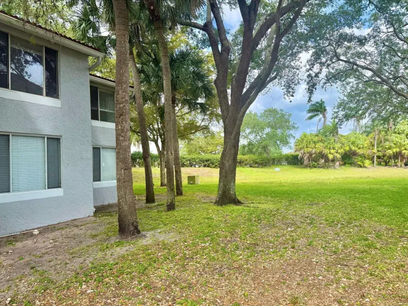 Picture of 741 Lyons Rd 17207, Coconut Creek FL 33063