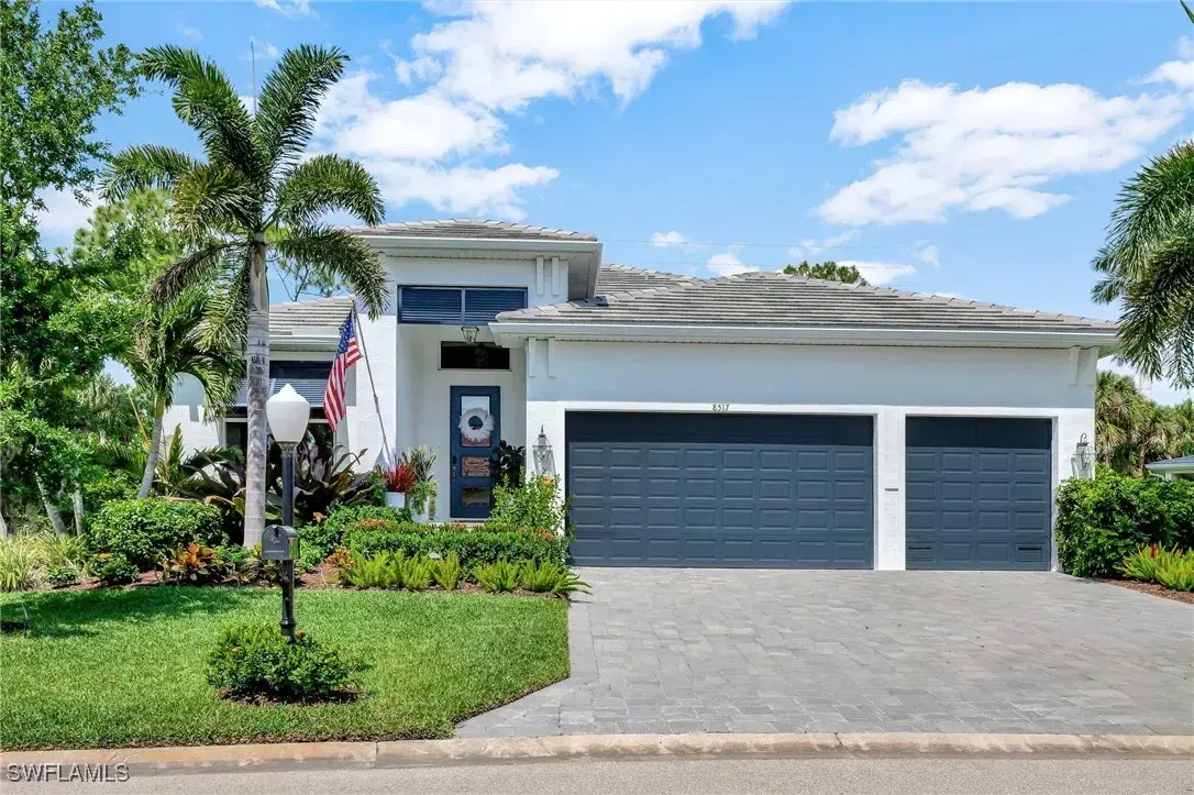 Picture of 8517 S Lake Cir, Fort Myers, FL 33908