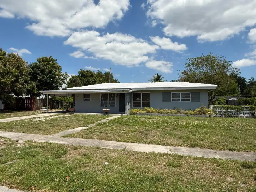 Picture of 838 Fairway Dr, Plantation FL 33317