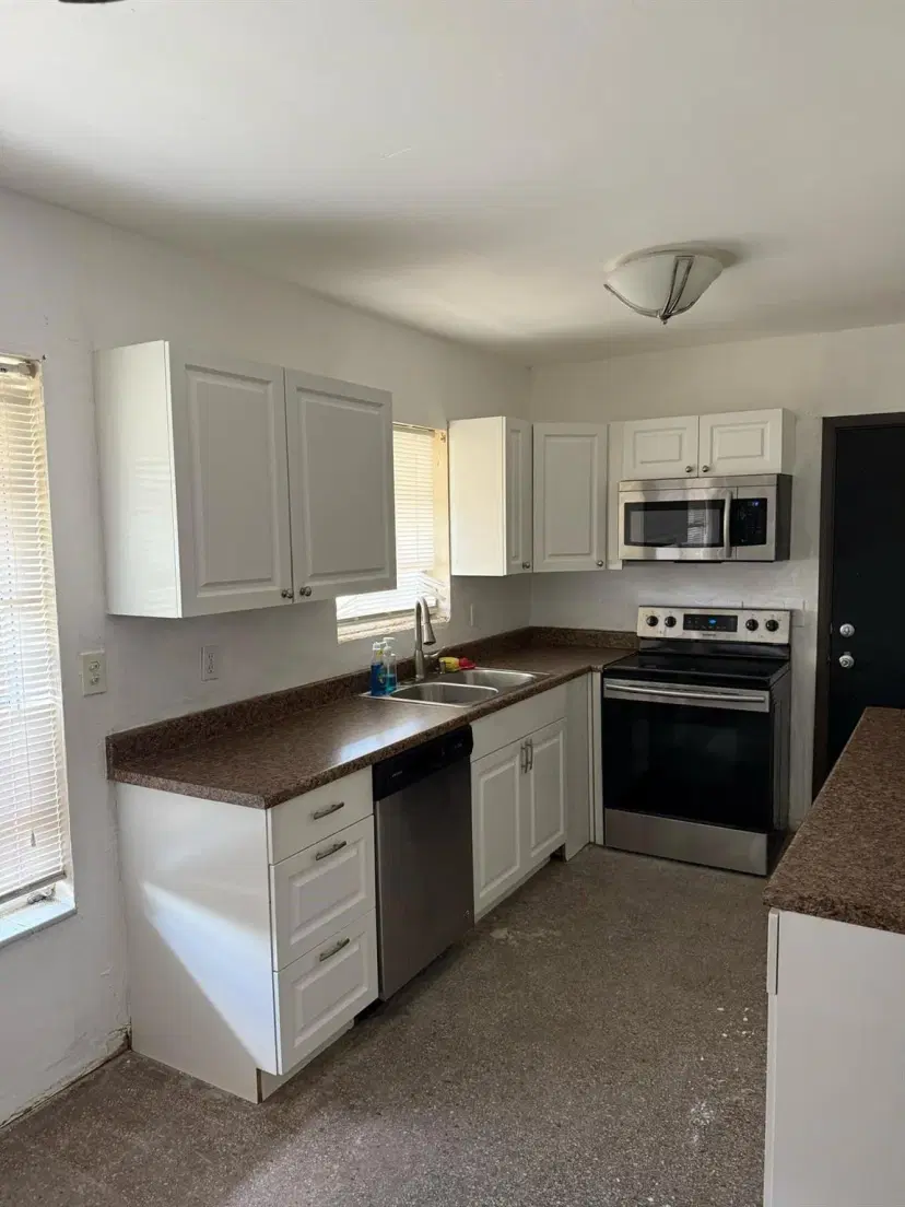 Picture of 838 Fairway Dr, Plantation FL 33317