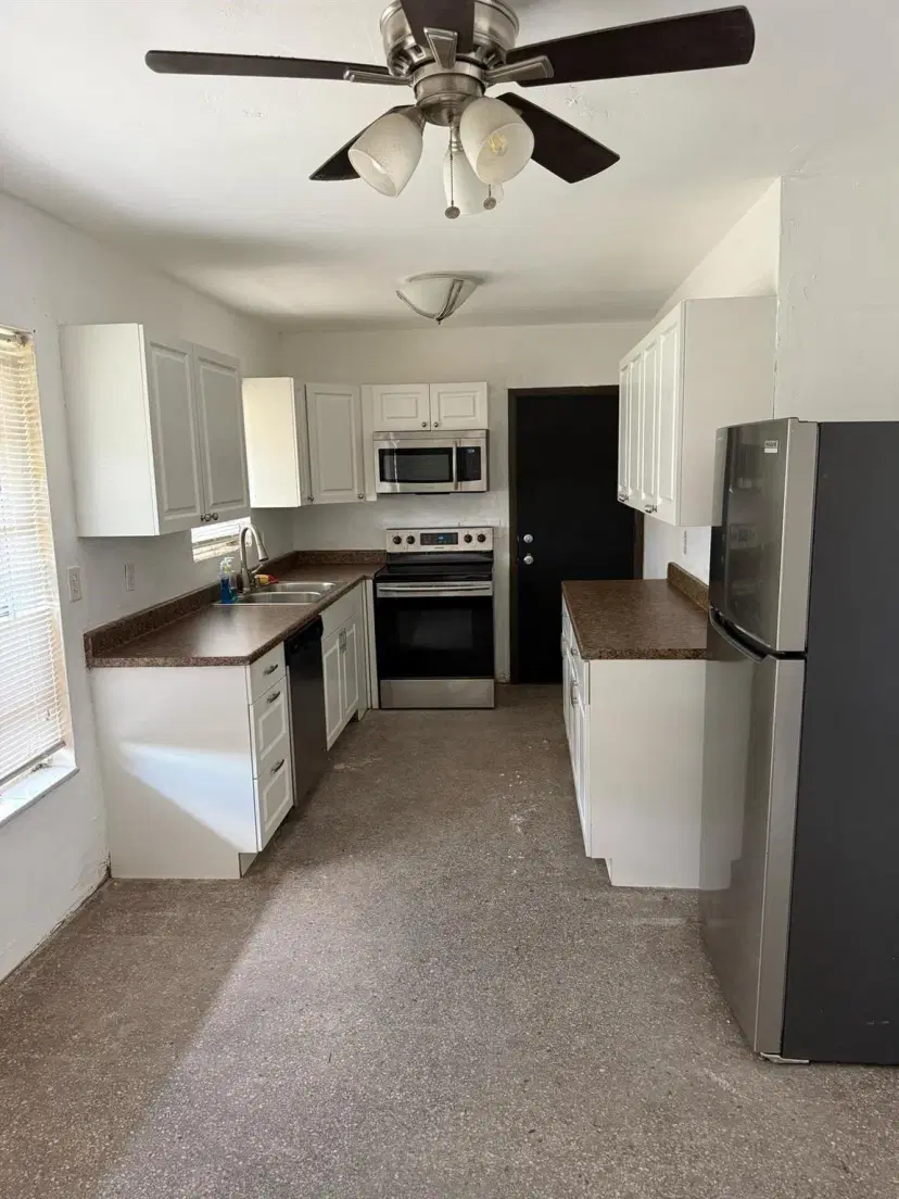 Picture of 838 Fairway Dr, Plantation FL 33317