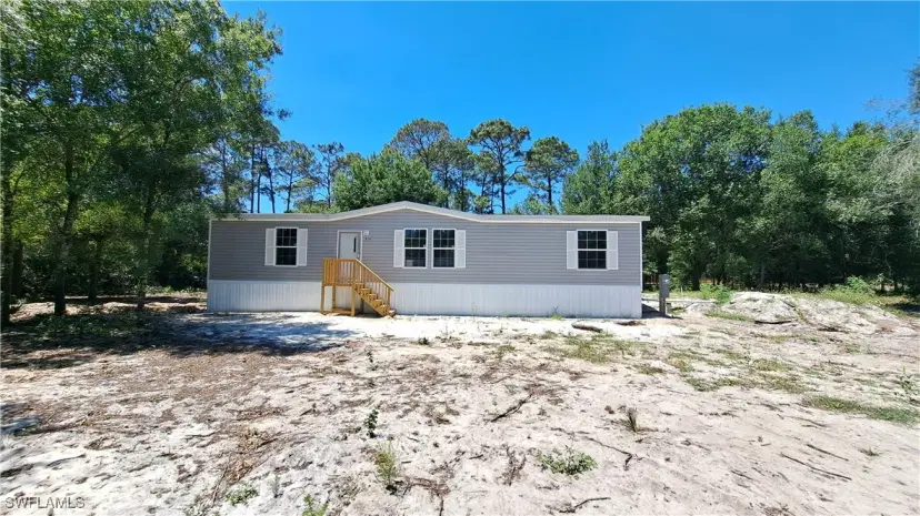 Picture of 860 N Live Oak St, Clewiston FL 33440